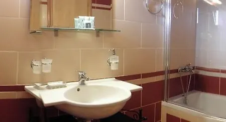 Miraluna Лефкос-Карпату